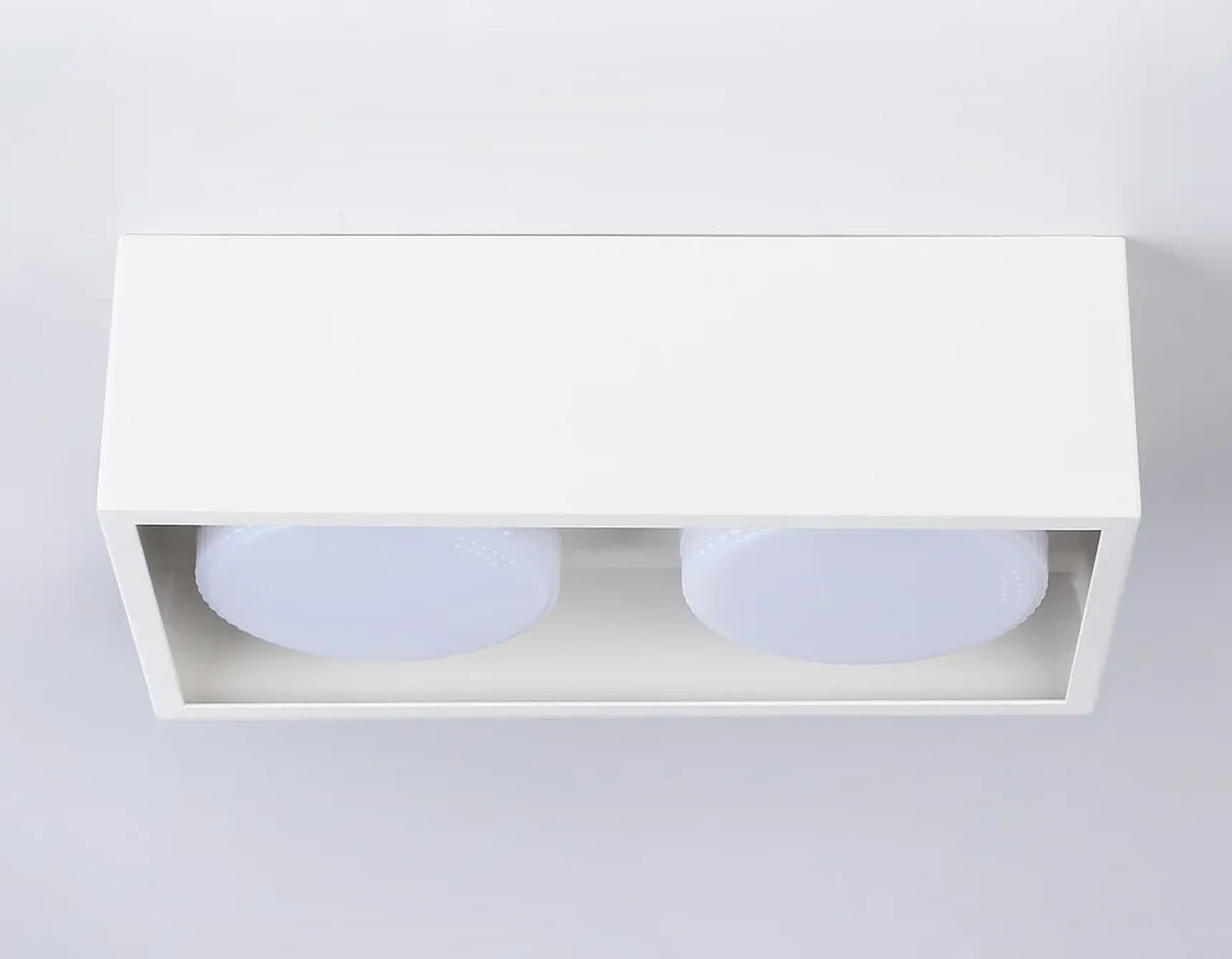 Светильник накладной TN70828/2 WH белый GX53/2 max 12W 200*100*60