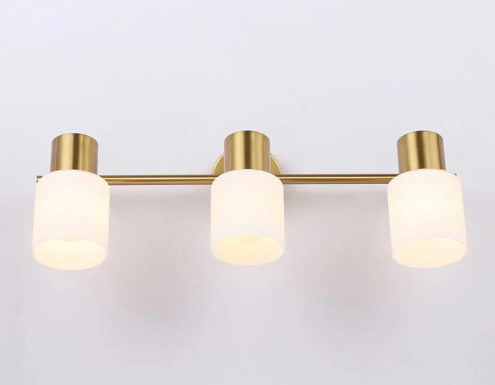Настенно-потолочный спот TR3972/3 BS/FR латунь/белый матовый E27*3 max 40W 460*80*140