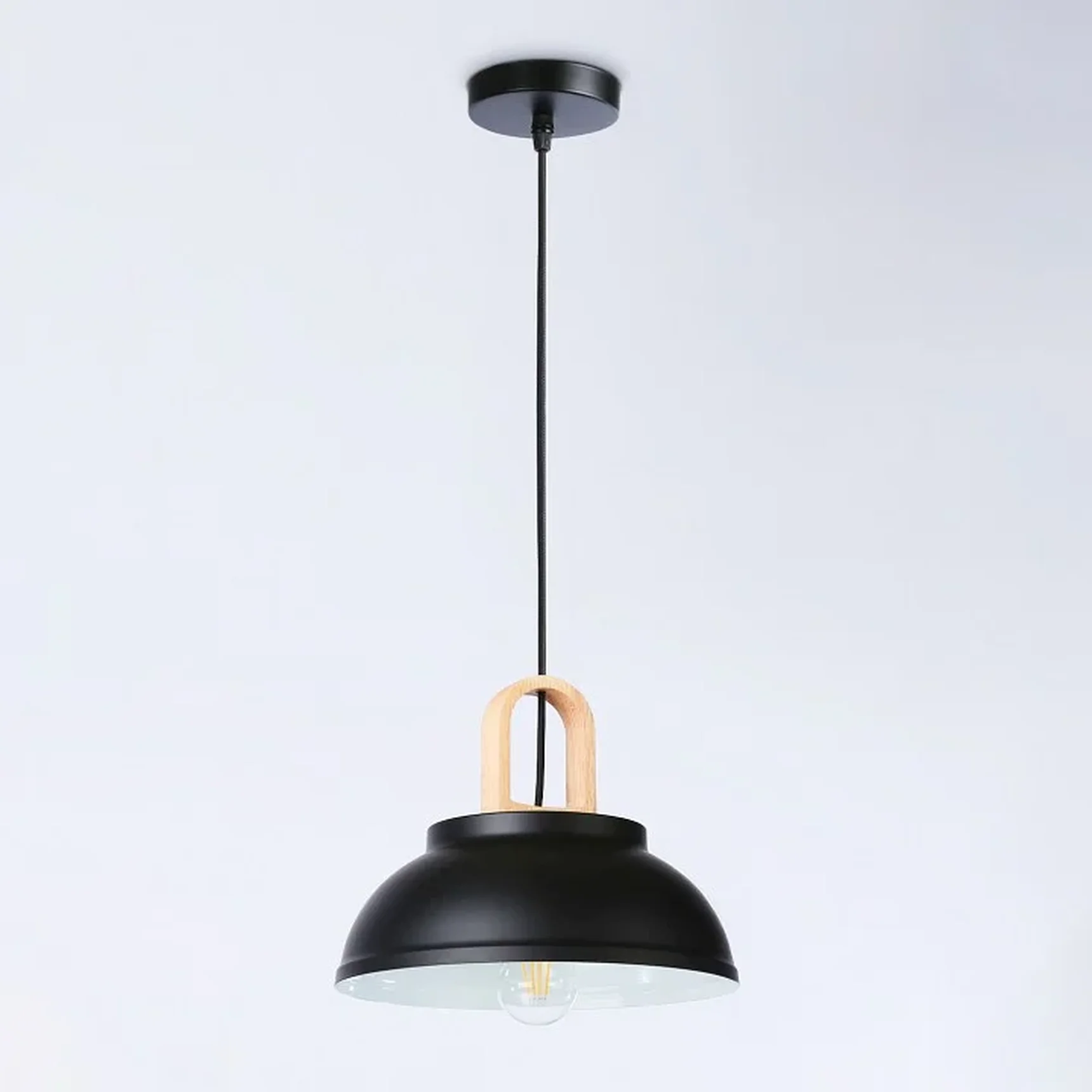 Подвесной светильник в стиле лофт TR8192 BK/LW черный/светлое дерево E27 max 40W D290*900