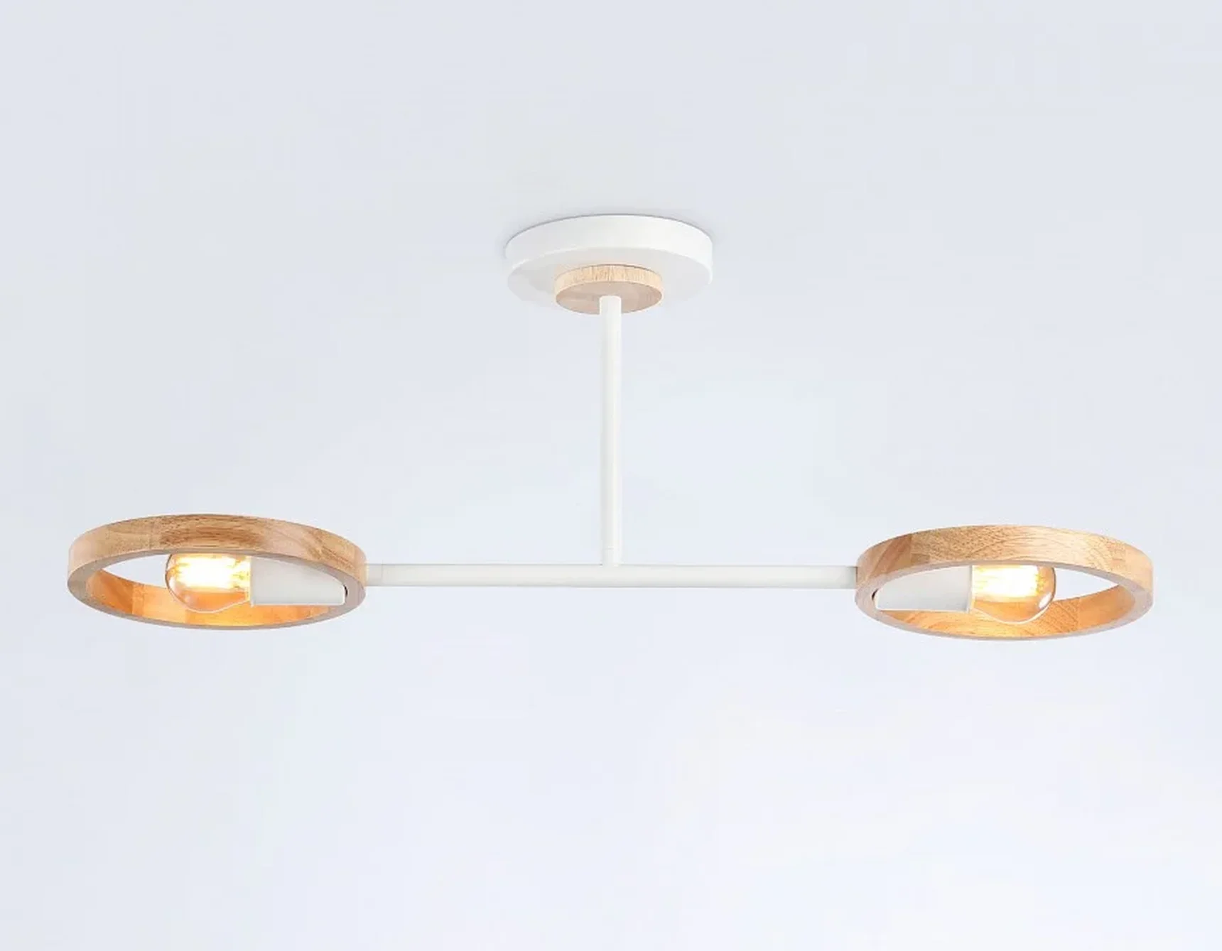 Подвесной светильник со сменной лампой TR8243/2 WH/LWD белый/светлое дерево E27/2 max 40W 590*165*220