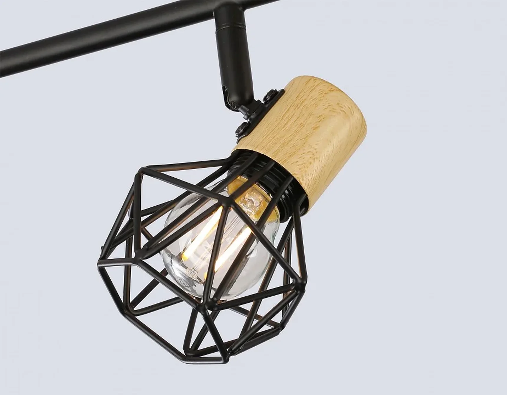 Настенно-потолочный спот в стиле лофт TR8754/4 BK/WD черный/дерево IP20 E27/4 615*115*200