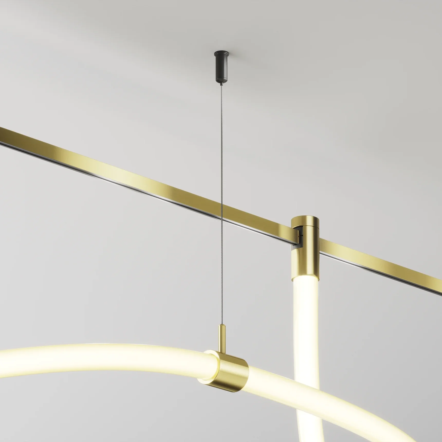 Потолочный коннектор с тросовым подвесом Tau в шинопровод Flarity латунь, TRA154CSW-1BS