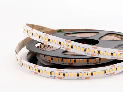 Светодиодная лента 2835 240/м (18Вт/м) 24В теплая 006604