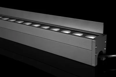 Архитектурный линейный светодиодный прожектор ЭМИТТЕР 36Z-K-24-18-WW