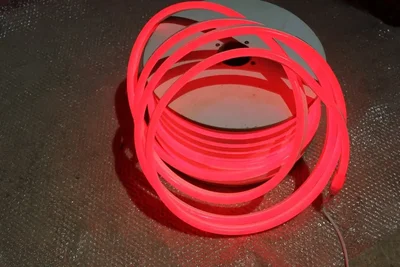 Гибкий неон LN(C)H-FX-2W-0.5-5FT-50M-240V-R (с красной оплеткой)