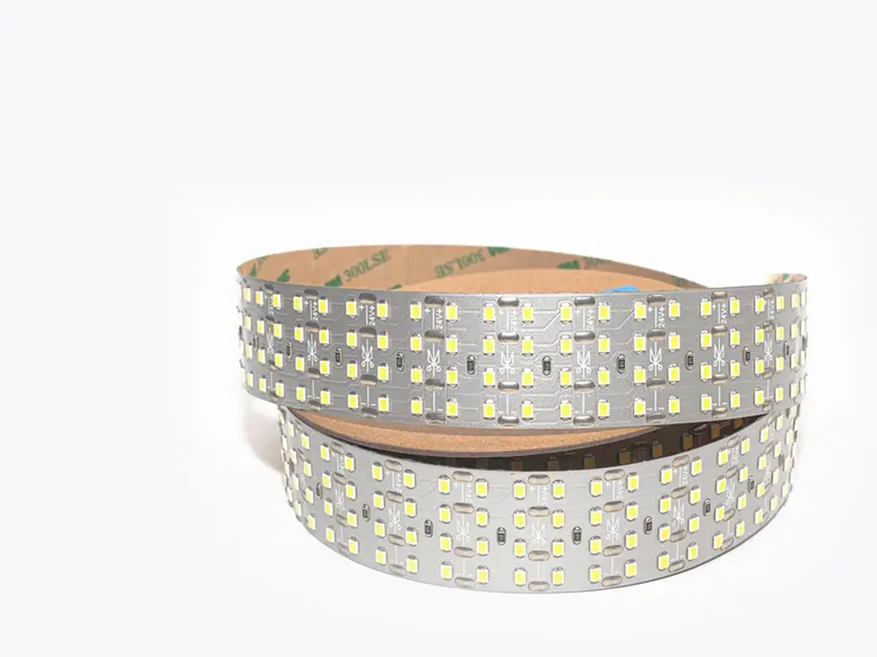 Светодиодная лента четырехрядная 2835 448/м (47Вт/м) 24В холодная, серия ПРО200 009124