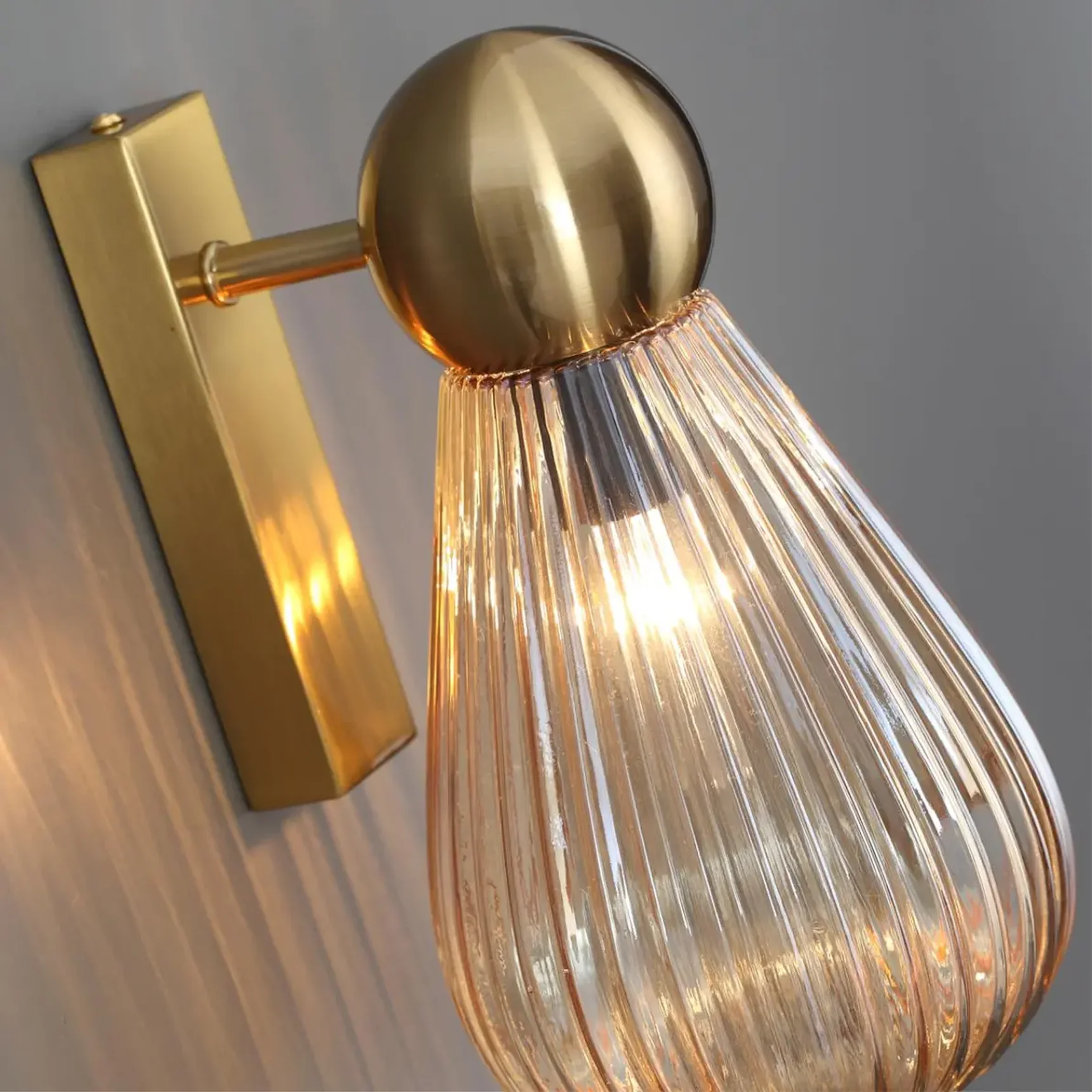 5402/1W MODERN ODL_EX23 159 золотой/янтарный/металл/стекло Бра E14 1*40W ELICA