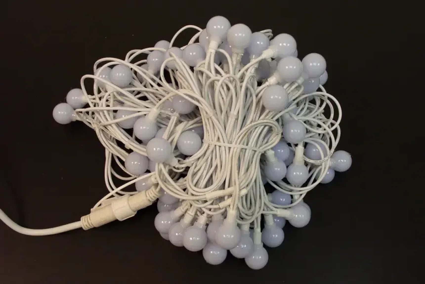 LED-PLR-100-15M-240V-B/WH 100 LED цвет синий, белые матовые шарики D2,5см, 15m, белый кауч.провод,