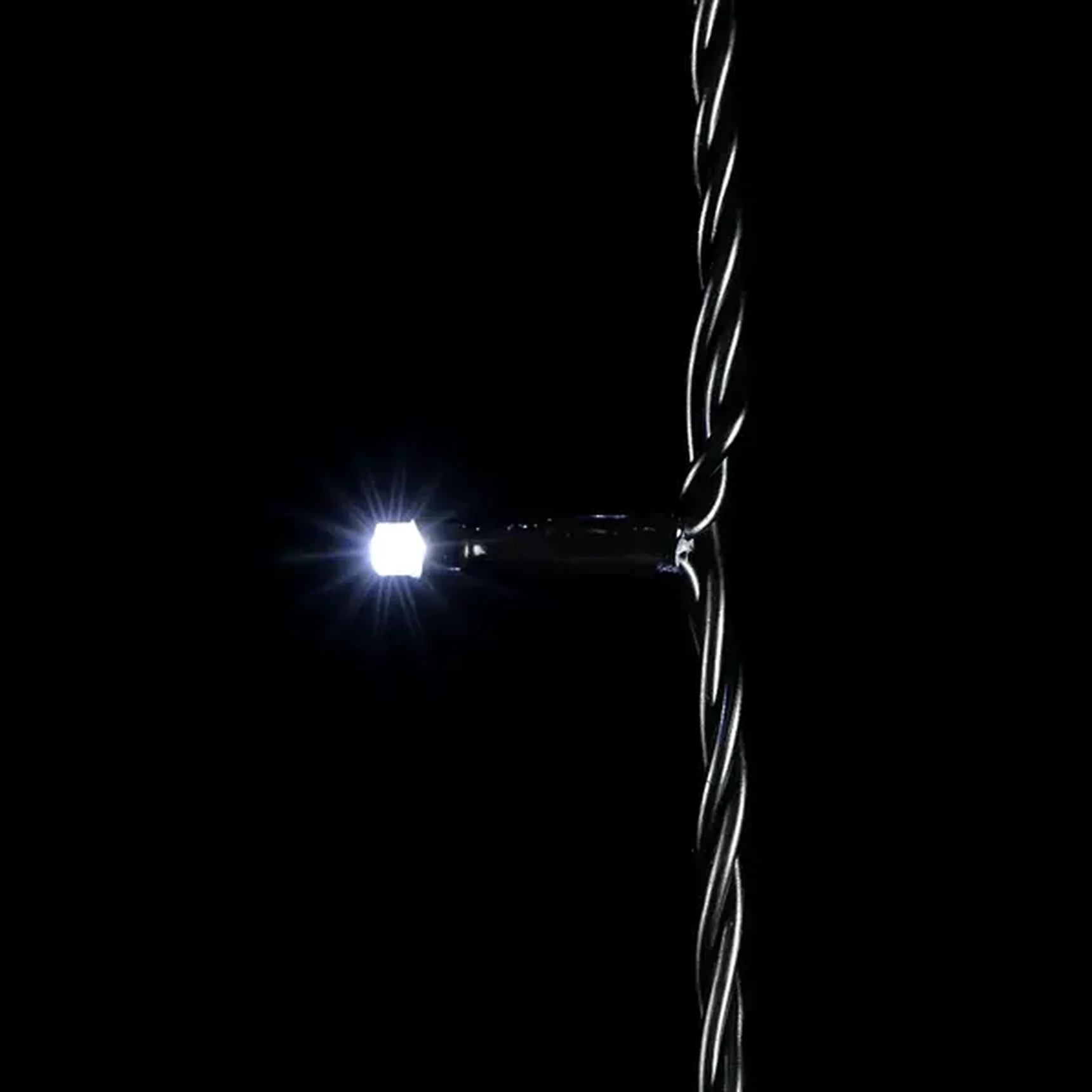 Гирлянда Нить 10м Белая 24В, 100 LED, Провод Черный ПВХ, IP54