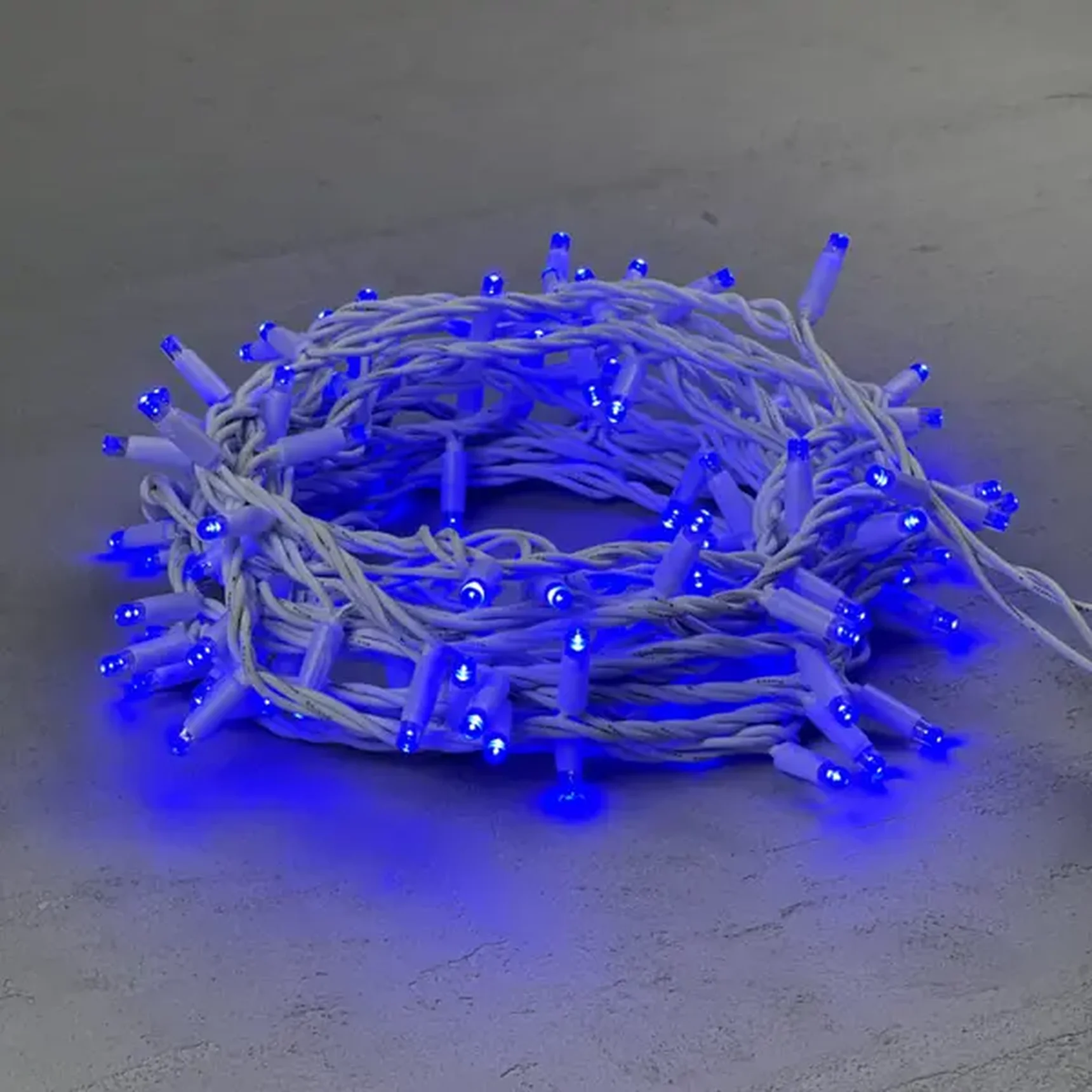 Гирлянда Нить 10м Синяя 220В, 100 LED, Провод Белый Каучук, IP65